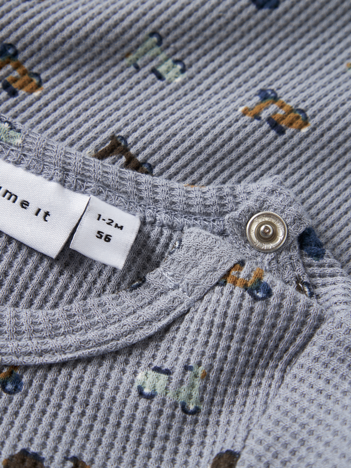 model_shot-front_full